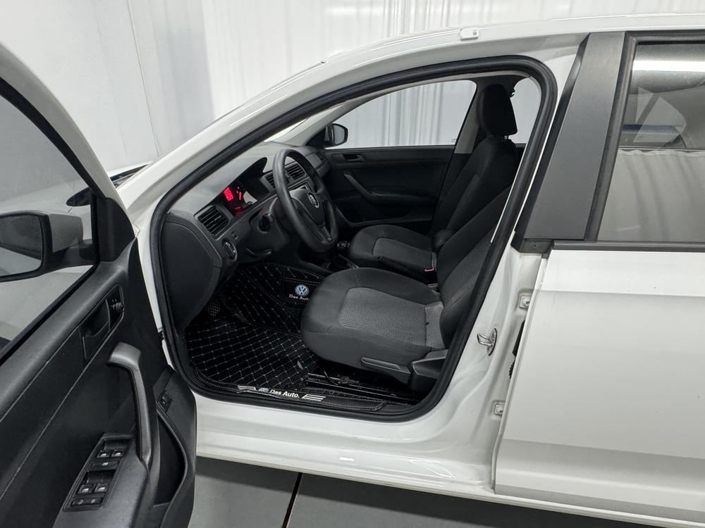 Volkswagen Santana 2019 #17 Volkswagen Santana 2019 car image #17