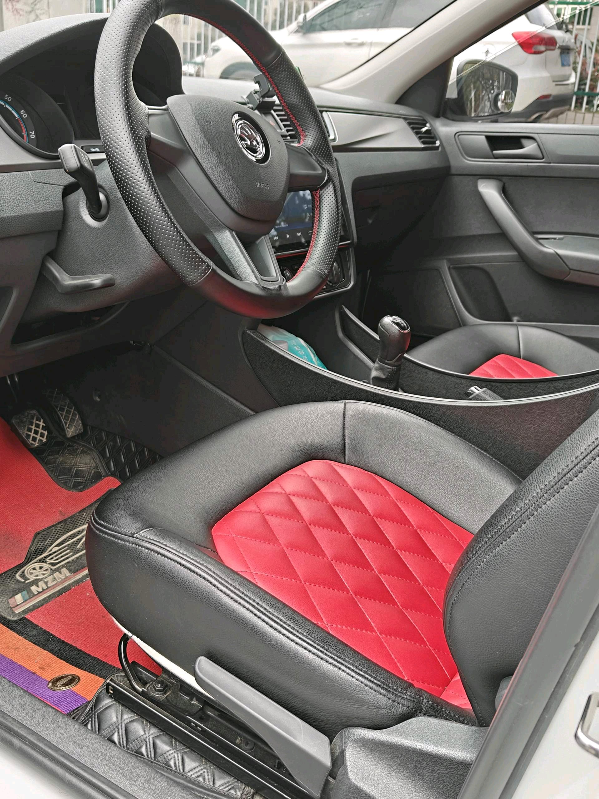 Skoda Rapid 2022 car image #4