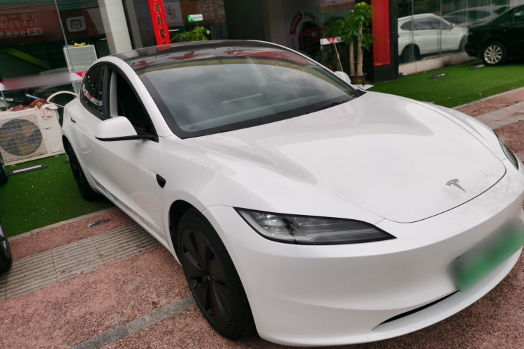 Tesla Model 3 2023 #4 Tesla Model 3 2023 car image #4