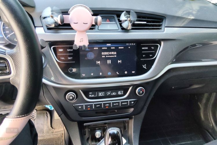 GEELY Emgrand 2018 #15 GEELY Emgrand 2018 car image #15