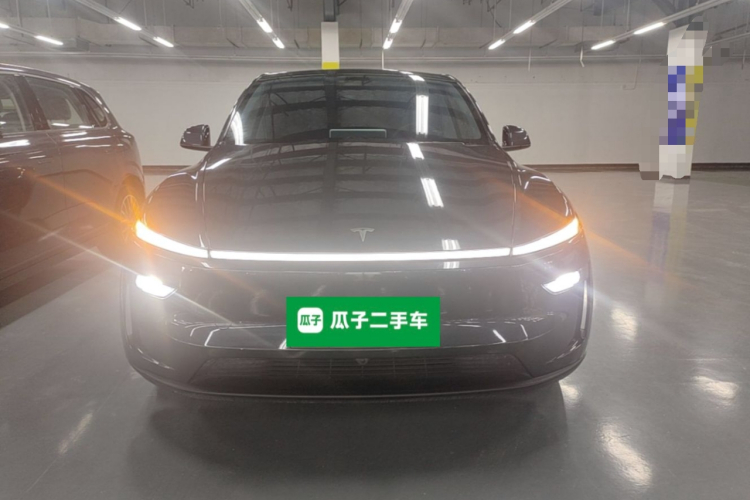 Tesla Model Y 2025 #3 Tesla Model Y 2025 car image #3