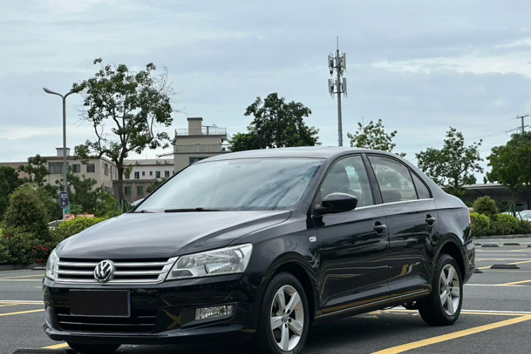 Volkswagen Santana 2015 car image #2