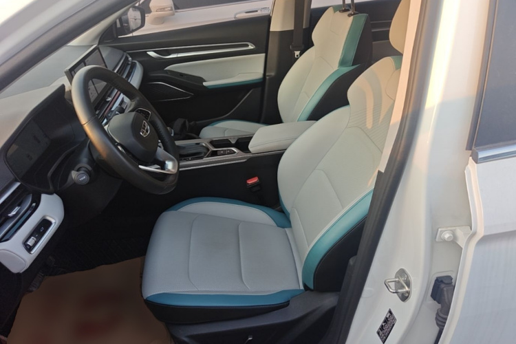 GEELY Emgrand 2023 #15 GEELY Emgrand 2023 car image #15