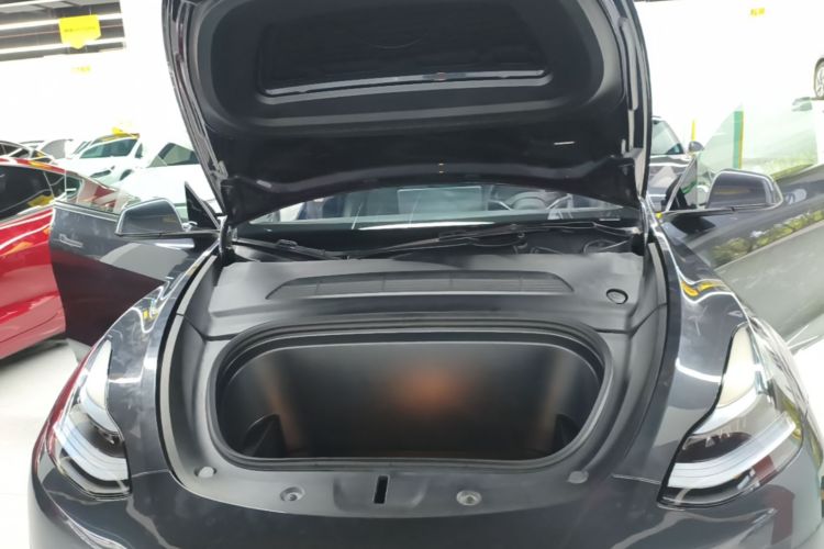 Tesla Model Y 2024 #20 Tesla Model Y 2024 car image #20