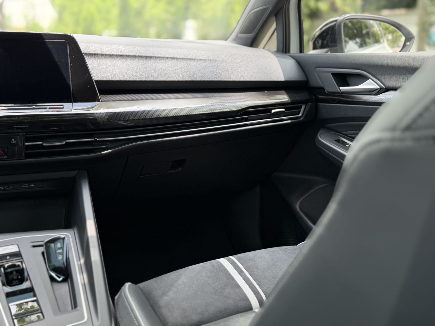 Volkswagen Golf 2022 car image #6