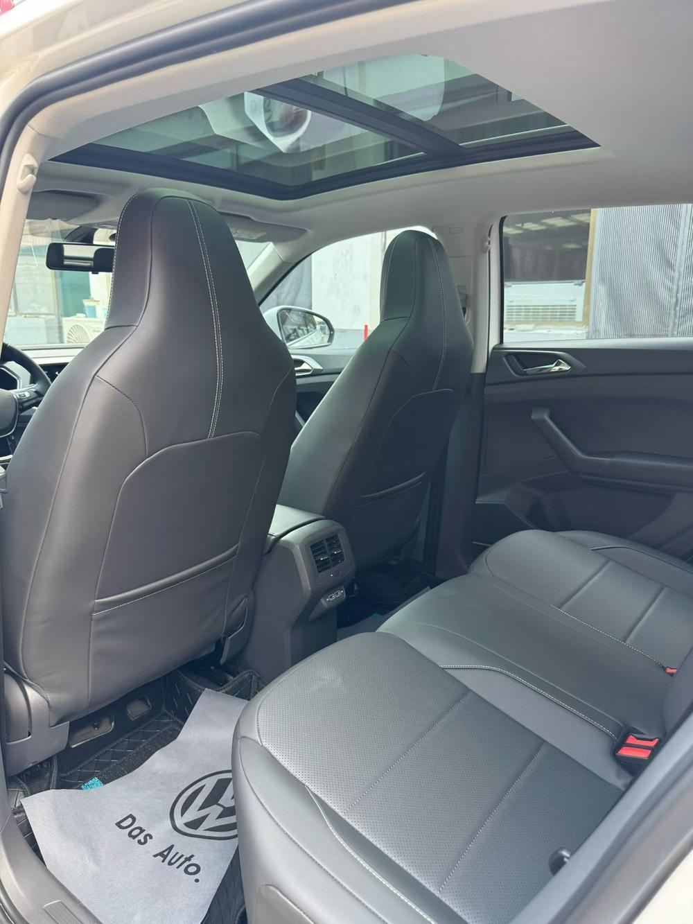 Volkswagen T-Cross 2019 #9 Volkswagen T-Cross 2019 car image #9