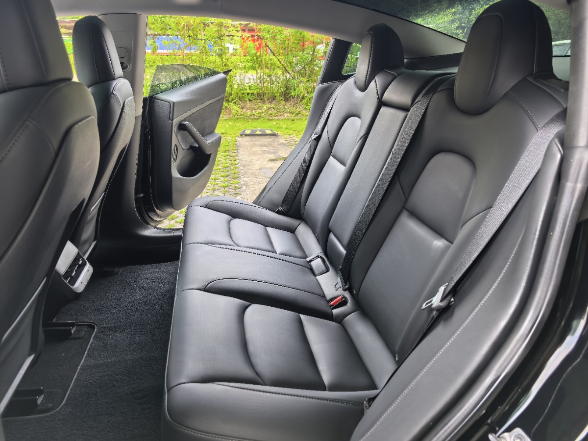 Tesla Model 3 2023 car image #8
