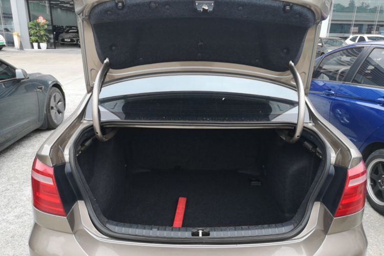 Volkswagen Bora 2015 car image #19