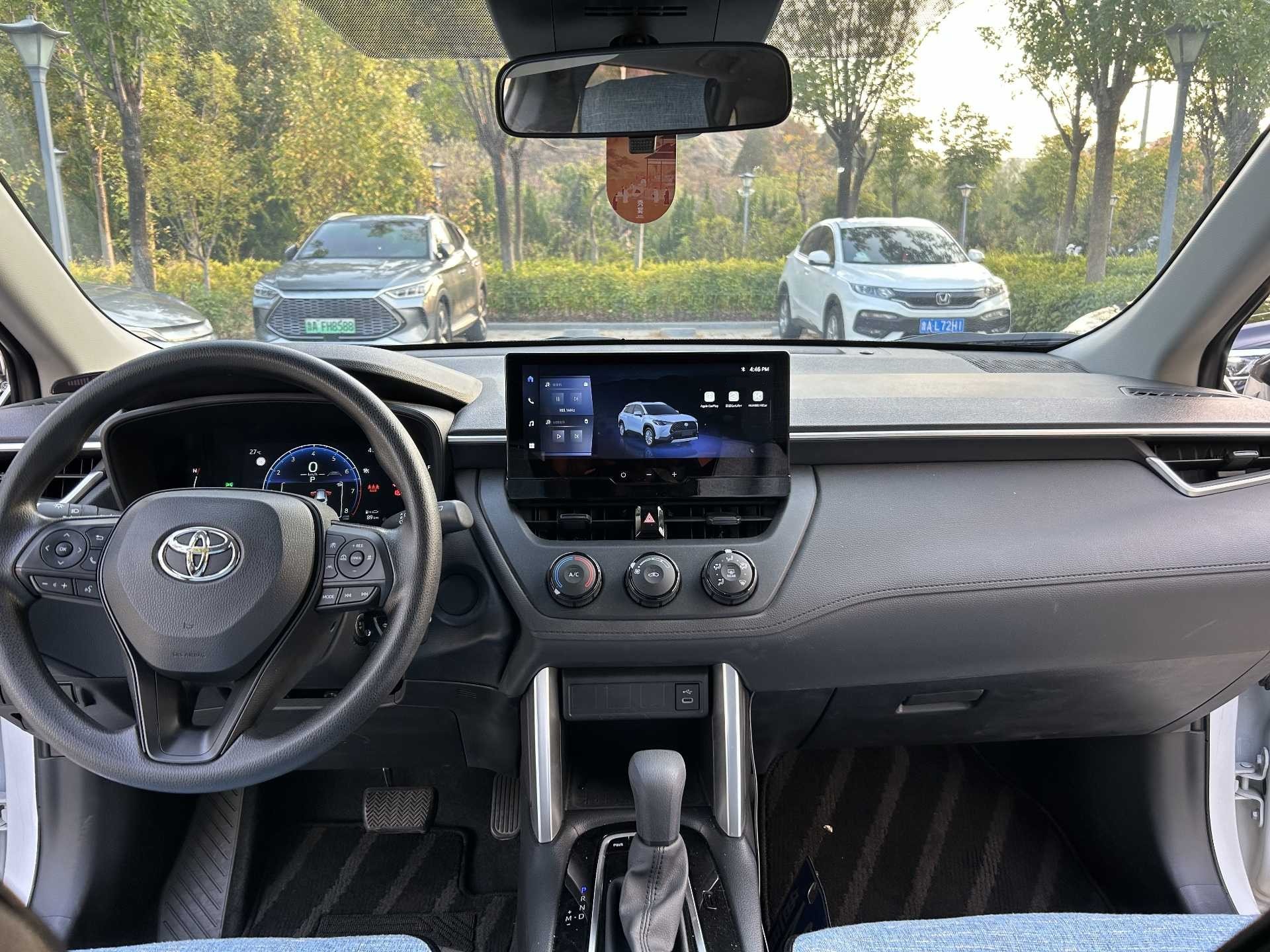 Toyota Corolla Cross 2024 car image #9