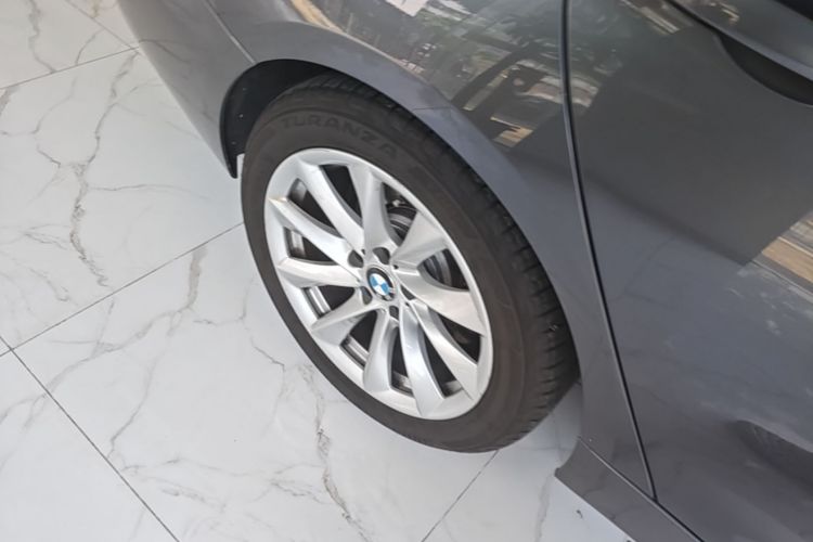 BMW 3 Series GT 2019 #10 BMW 3 Series GT 2019 car image #10