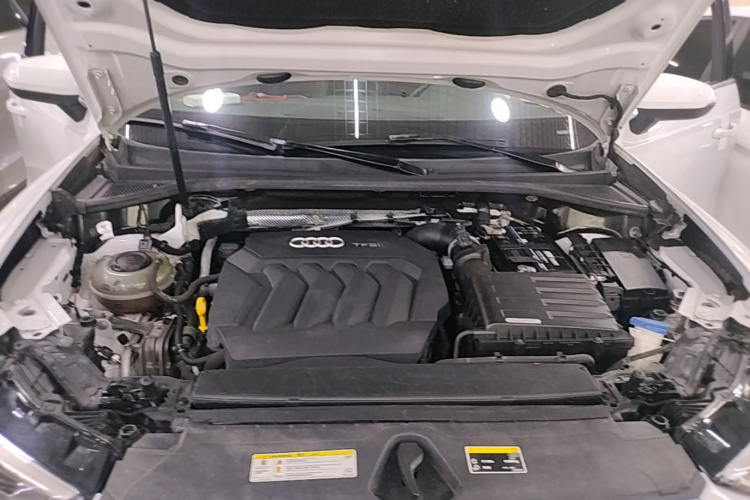 Audi Q3 2020 car image #20
