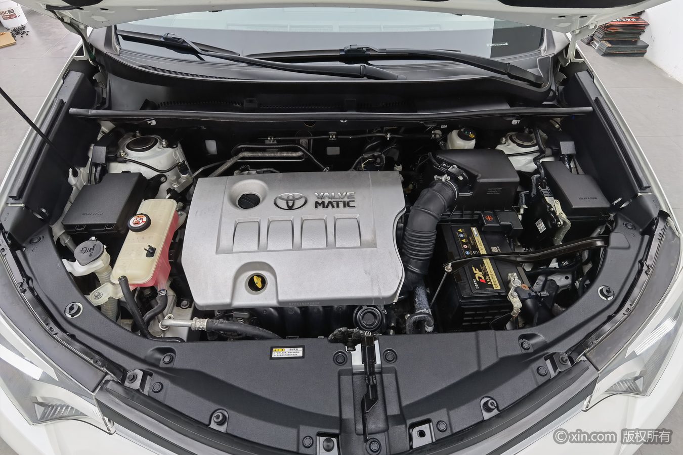Toyota RAV4 2019 изображение автомобиля #18