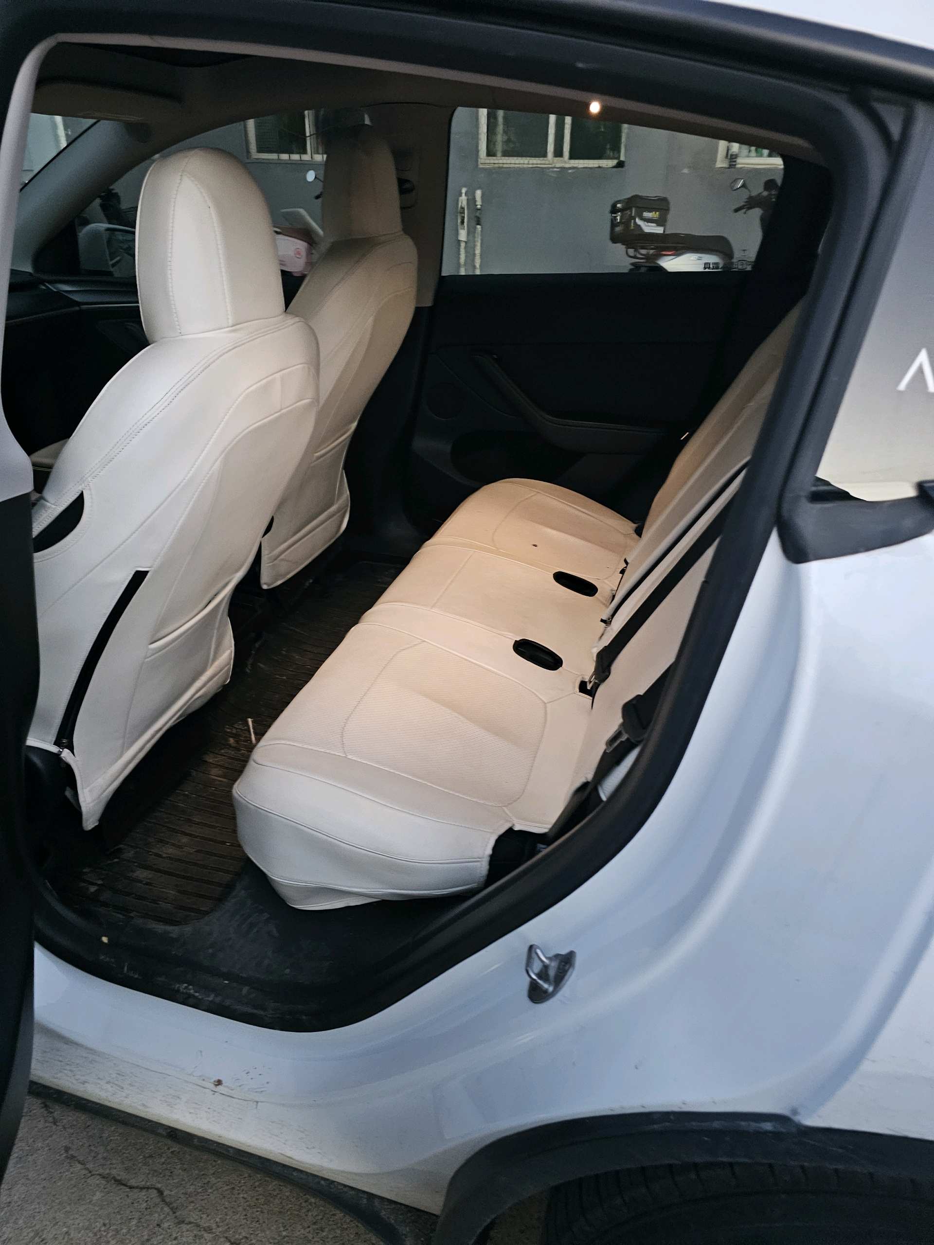 2022 car image #4