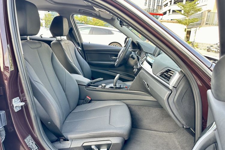 BMW 3 Series 2017 #15 BMW 3 Series 2017 car image #15