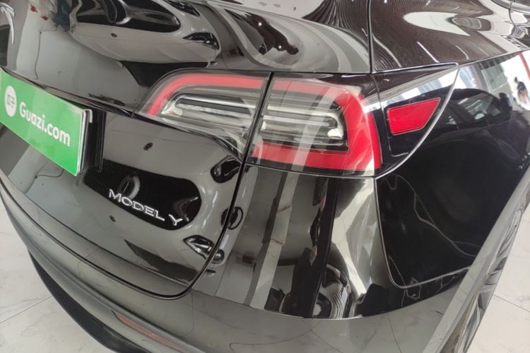 Tesla Model Y 2024 #8 Tesla Model Y 2024 car image #8