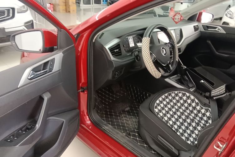 Volkswagen Polo 2020 car image #16