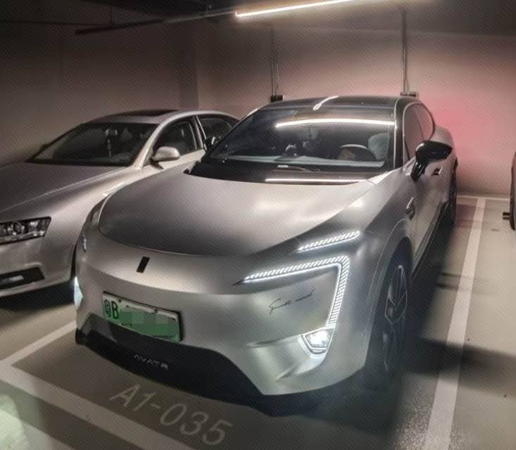 Avatr 11 2023 car image 