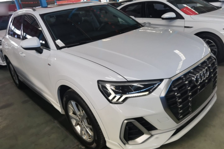 Audi Q3 2019 #4 Audi Q3 2019 car image #4