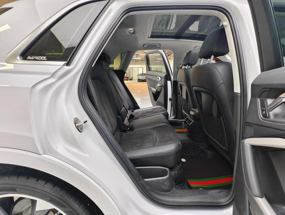 Audi Q3 2023 car image #21