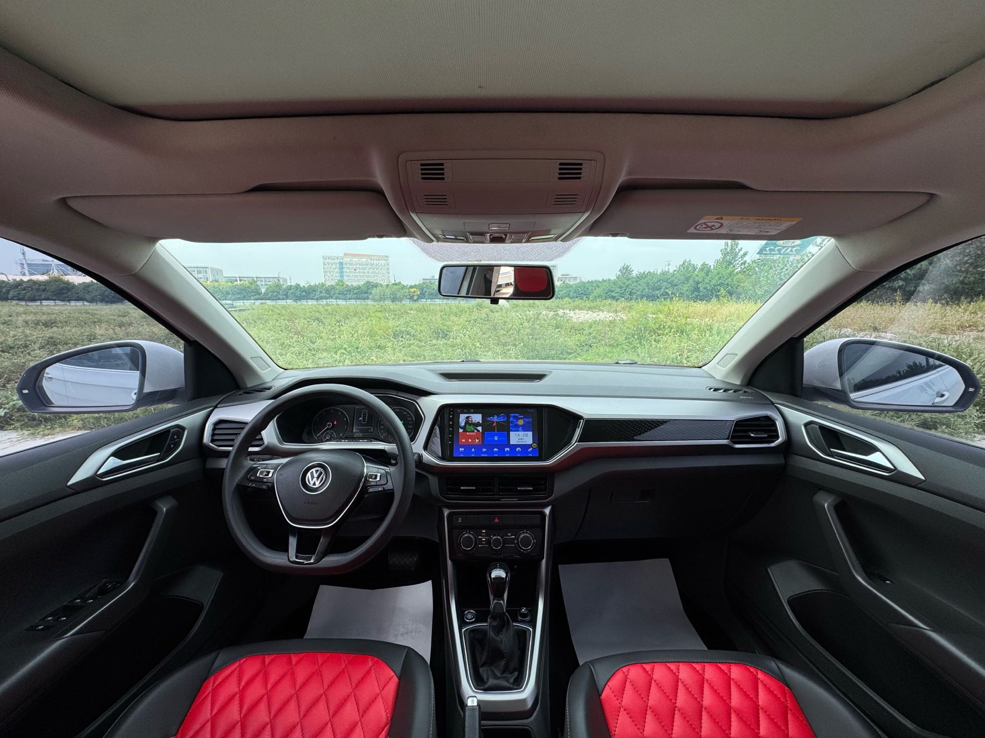 Volkswagen T-Cross 2021 #5 Volkswagen T-Cross 2021 صورة سيارة #5