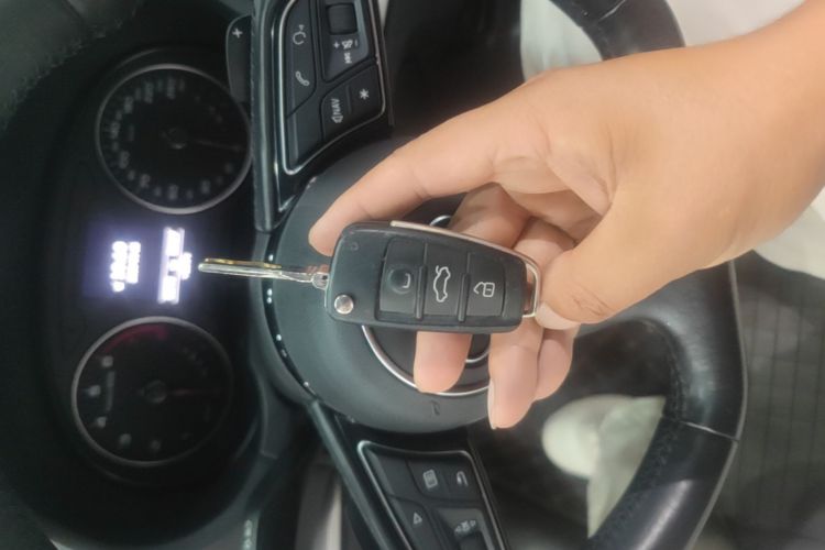 Audi A3 2019 car image #9