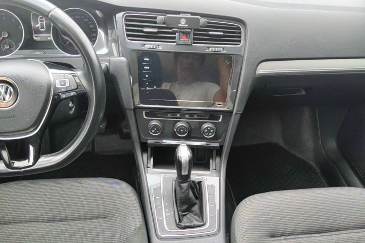 Volkswagen Golf 2020 #13 Volkswagen Golf 2020 car image #13