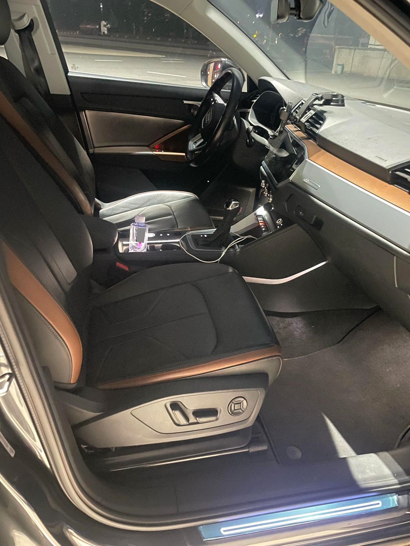 Audi Q3 2021 car image #4