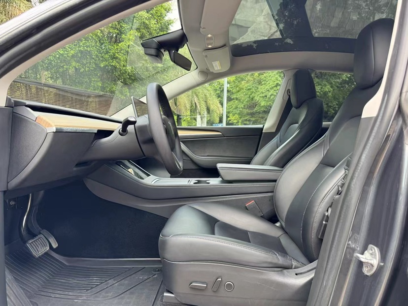 Tesla Model Y 2022 car image #7