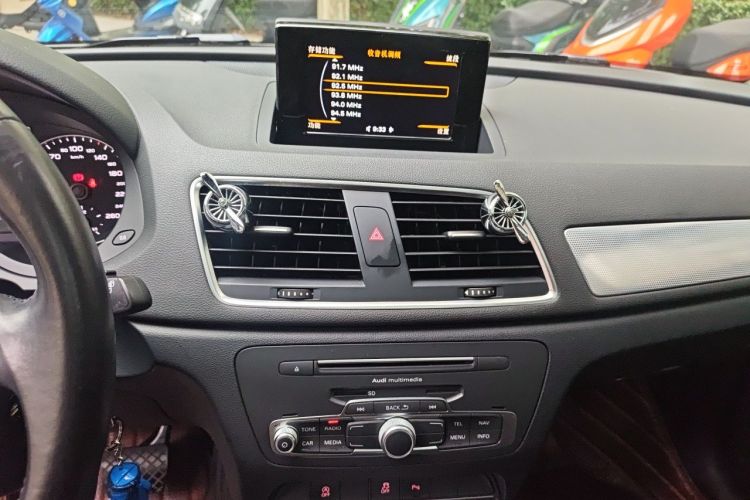 Audi Q3 2016 #13 Audi Q3 2016 car image #13