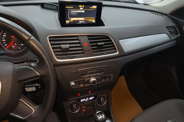 Audi Q3 2016 #10 Audi Q3 2016 car image #10