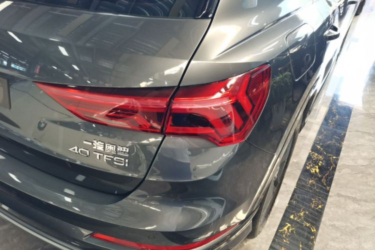 Audi Q3 2019 #8 Audi Q3 2019 car image #8