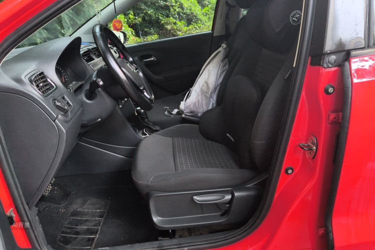 Volkswagen Polo 2016 car image #17