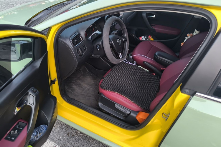Volkswagen Polo 2015 #18 Volkswagen Polo 2015 car image #18