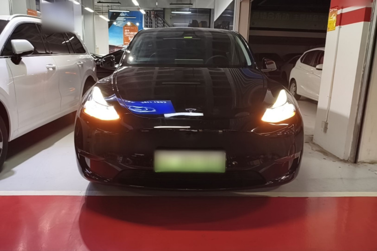 Tesla Model Y 2023 #3 Tesla Model Y 2023 car image #3