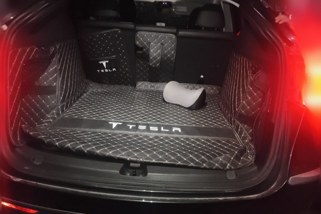 Tesla Model Y 2024 #8 Tesla Model Y 2024 صورة سيارة #8
