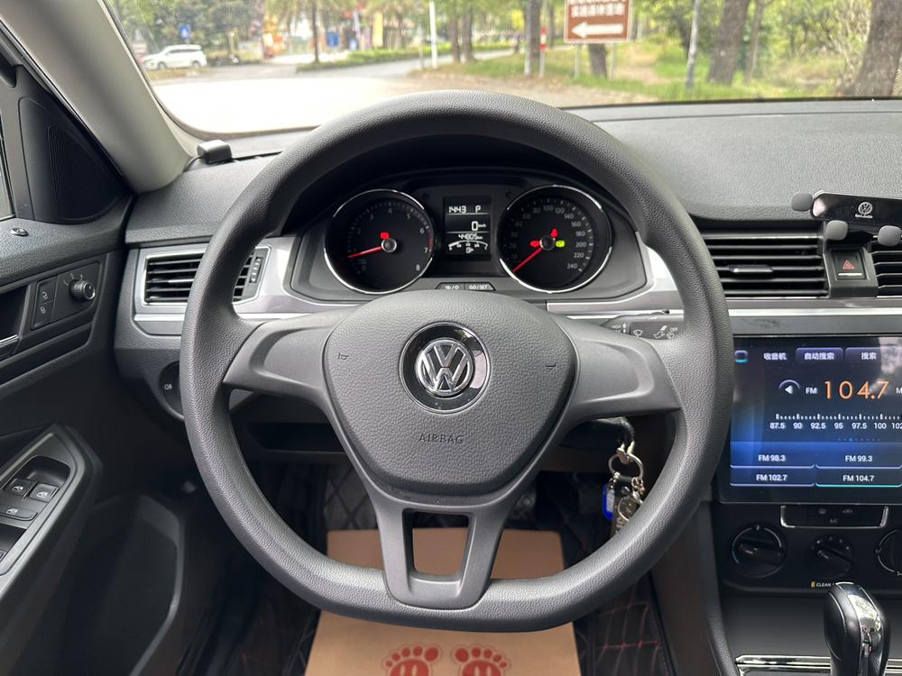 Volkswagen Bora 2017 car image #14