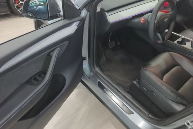 Tesla Model Y 2024 #16 Tesla Model Y 2024 car image #16