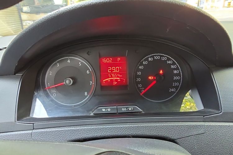 Volkswagen Santana 2018 car image #12