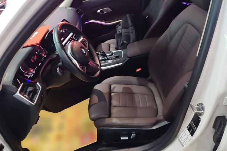 BMW 3 Series 2020 car image #15