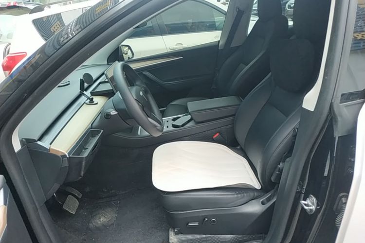 Tesla Model Y 2023 #15 Tesla Model Y 2023 car image #15
