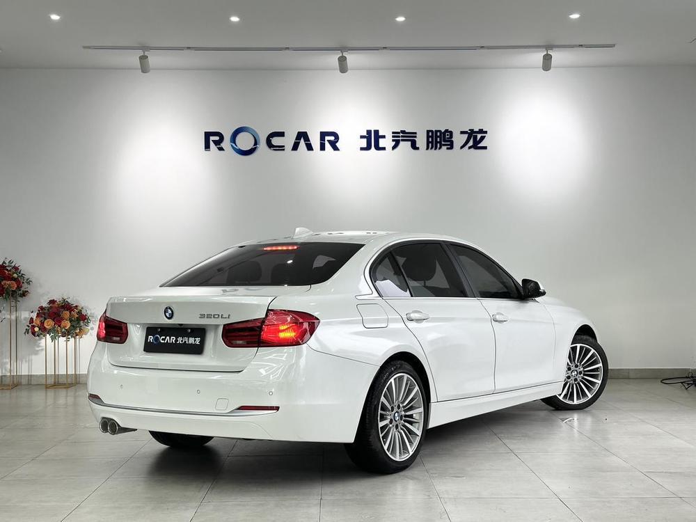 BMW 3 Series 2019 #6 BMW 3 Series 2019 car image #6