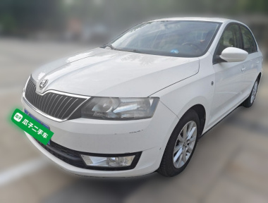 Skoda Rapid 2014 Skoda Rapid 2014 image de voiture