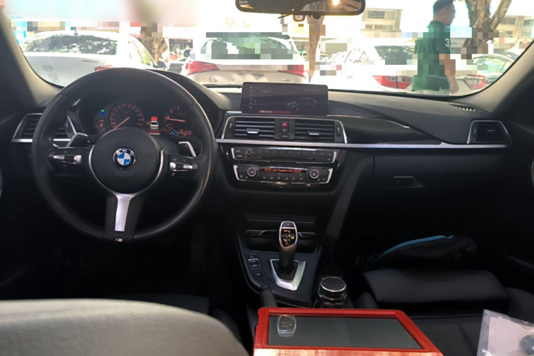 BMW 3 Series 2018 #10 BMW 3 Series 2018 car image #10
