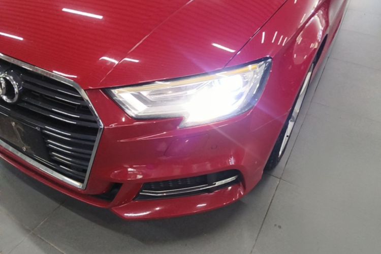 Audi A3 2018 car image #23