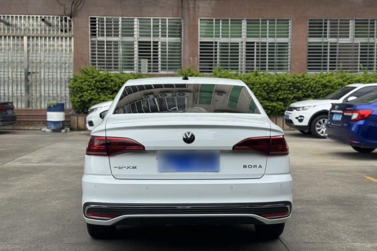 Volkswagen Bora 2025 صورة سيارة #6