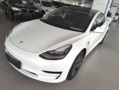 Tesla Model 3 2020 car image 