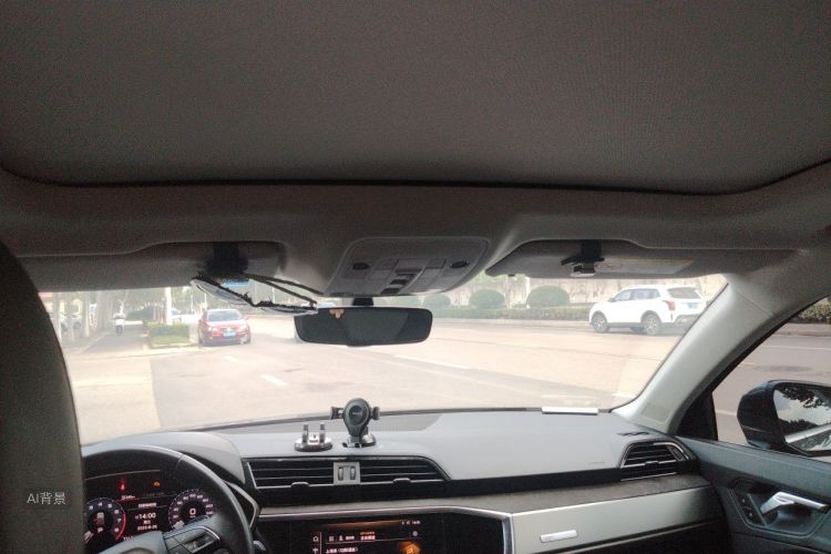 Audi Q3 2021 car image #20