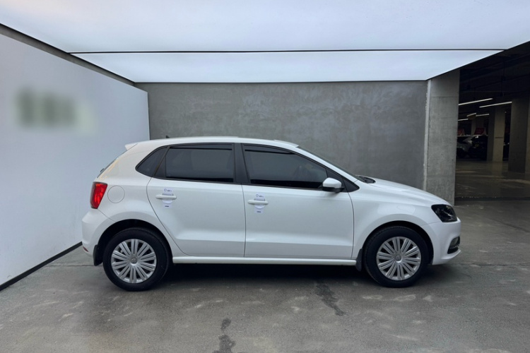 Volkswagen Polo 2016 car image #5