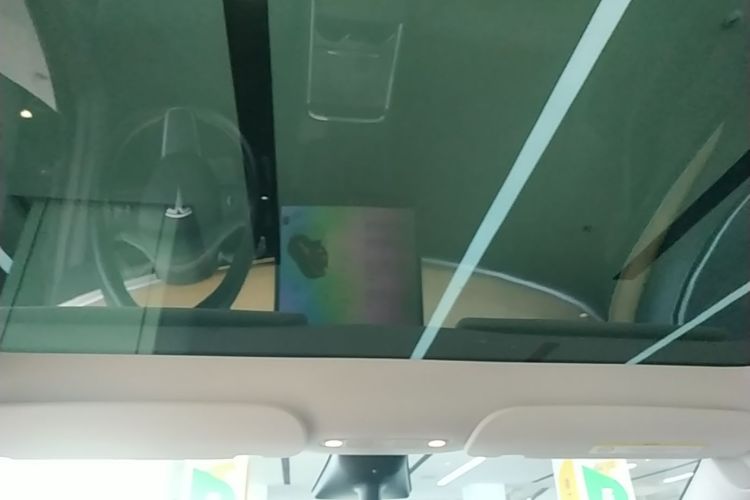 Tesla Model Y 2023 car image #18