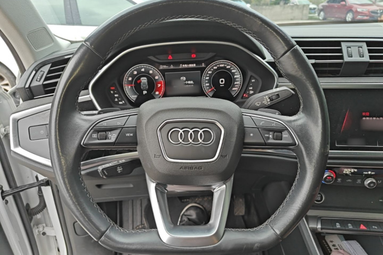 Audi Q3 2022 #11 Audi Q3 2022 car image #11